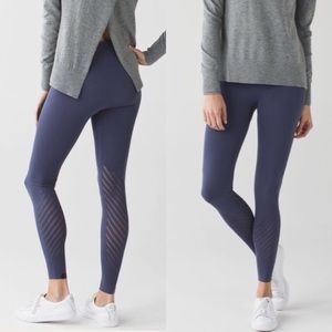 Lululemon Enlighten Tight - Small